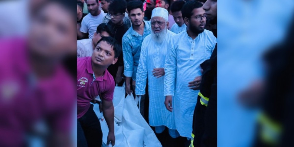 চট্টগ্রামে ট্রাকচাপায় ৩ মোটরসাইকেল আরোহী নিহত
