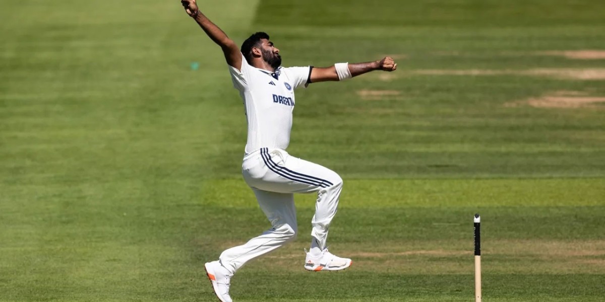 দ্রুতই টেস্ট থেকে অবসর নিতে পারেন বুমরাহ