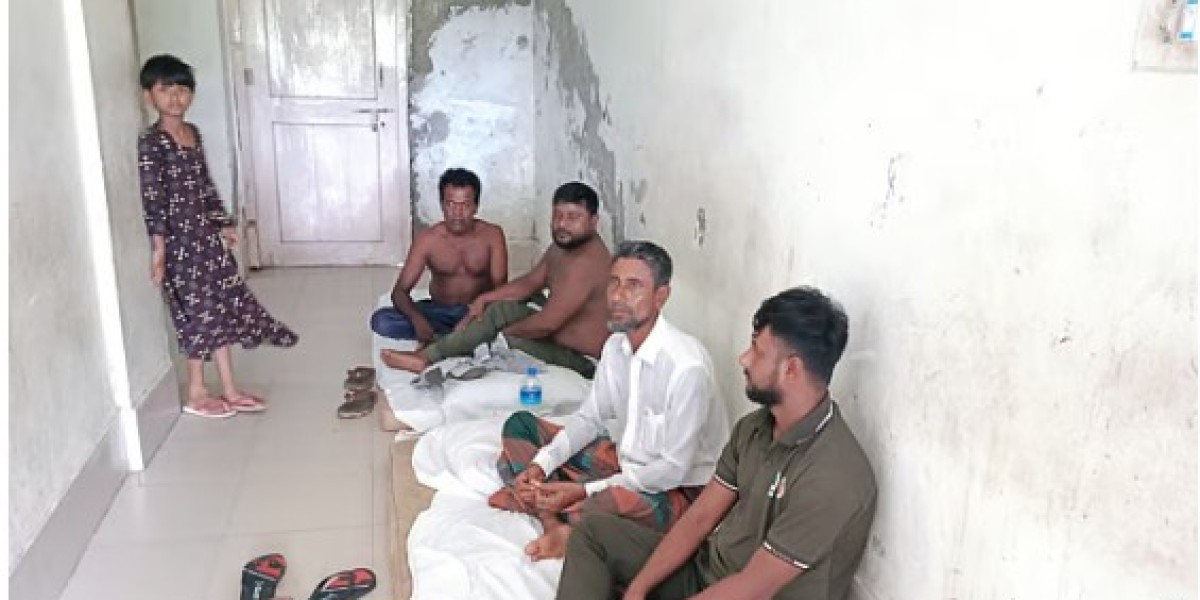সুন্দরবনে বিষপ্রয়োগ ঠেকাতে গিয়ে হামলার শিকার হচ্ছেন বনরক্ষীরা