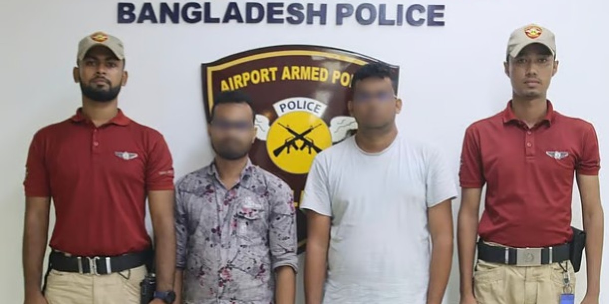 বিমানবন্দরে দেড় কেজি স্বর্ণসহ গ্রেপ্তার ২