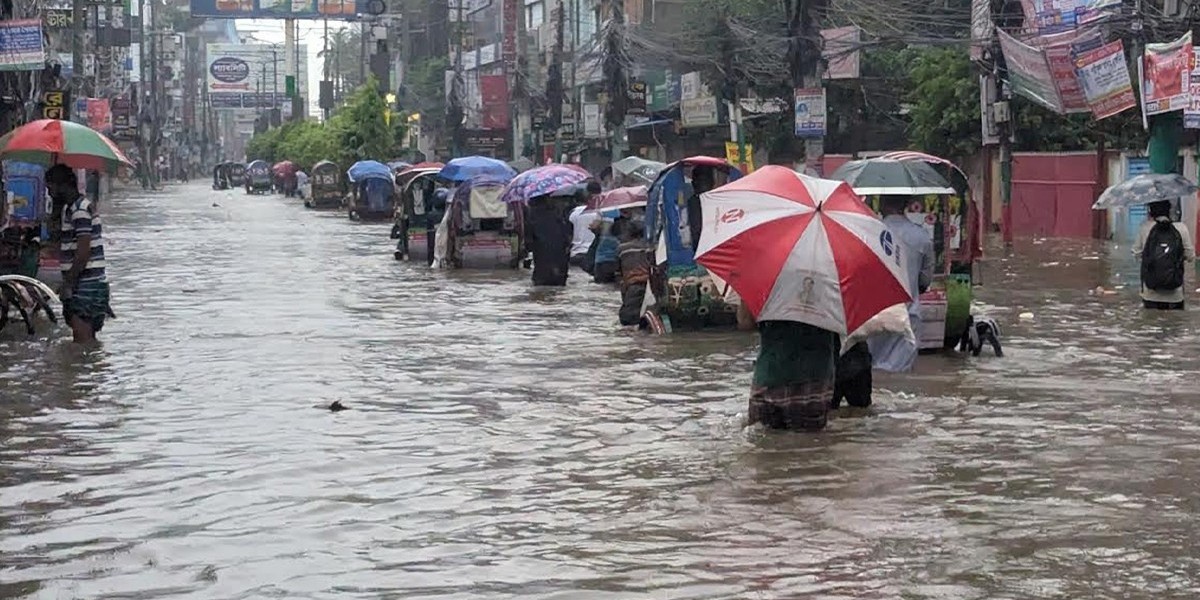 ফেনীর অবস্থা বেহাল: বাঁধের ১৪ স্থানে ভাঙন, প্লাবিত হচ্ছে একের পর এক গ্রাম