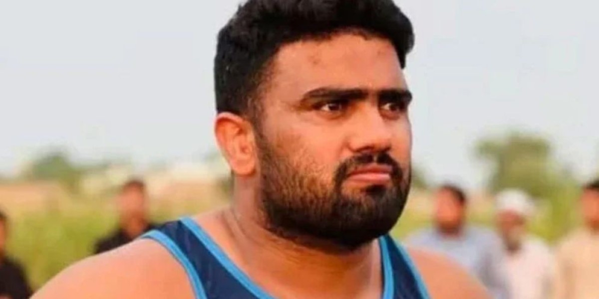 হৃদরোগে আক্রান্ত হয়ে মাঠেই মারা গেলেন পাকিস্তানের খেলোয়াড়