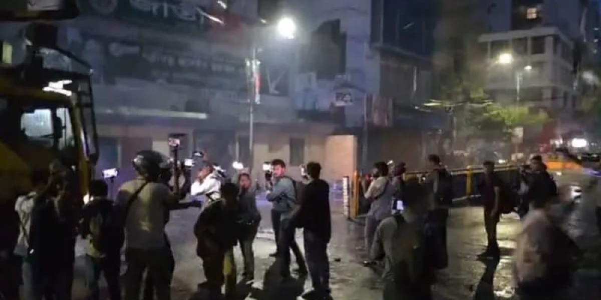 নুরের আহত হওয়া নিয়ে উত্তপ্ত রাজনীতি, জাপা অফিসে ফের হামলা