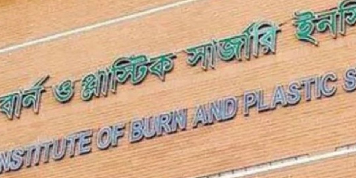 রাজধানীতে এসি বিস্ফোরণে দগ্ধ একই পরিবারের ৪ জন
